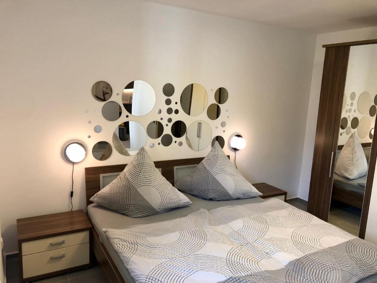 Erdgeschoss-Appartement Mit Seeterasse Ahrensbok Esterno foto