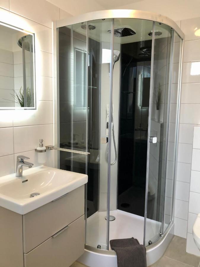 Erdgeschoss-Appartement Mit Seeterasse Ahrensbok Esterno foto
